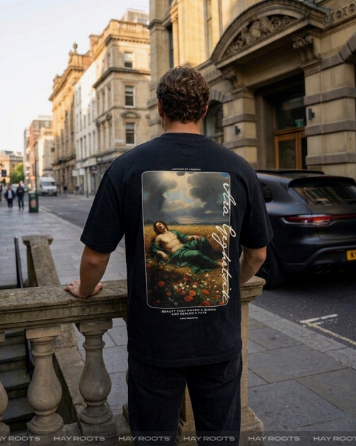 Ara Geghetsik — Legends of Armenia Oversized T-Shirt